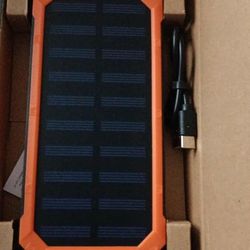 SOLAR POWER BANK WITH FLASHLIGHT 