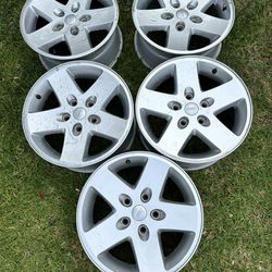 5 Jeep wrangler rubicon 17” OEM Super Clean wheels only