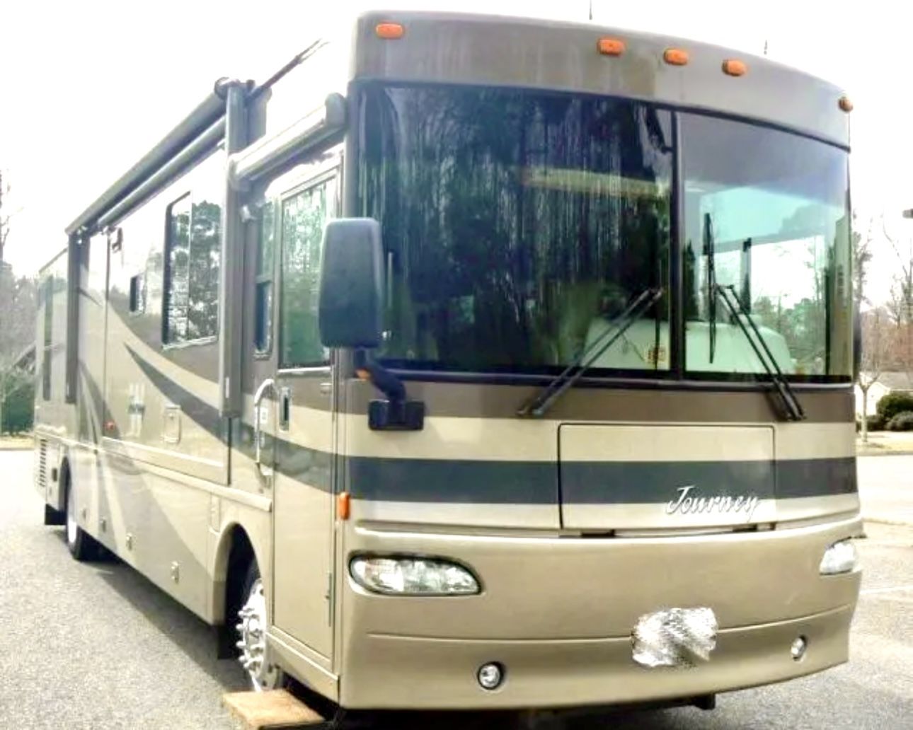 2004 Winnebago Journey 39 foot grease slides diesel pusher with only ...