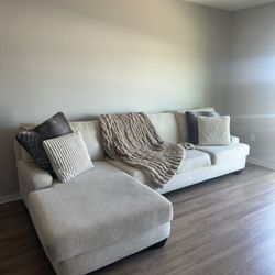 Living Spaces 124” Long White Sectional Couch (Seats 5)