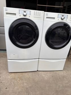 Kenmore washer and gas dryer shoe rack included