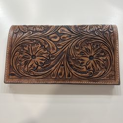 women’s leather wallet