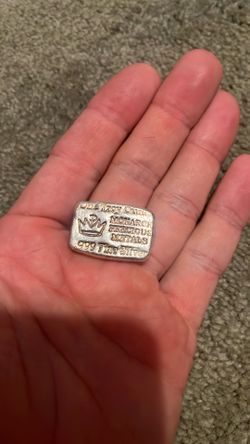 One ounce monarch silver round