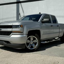 2017 Chevrolet Silverado 1500 Custom 