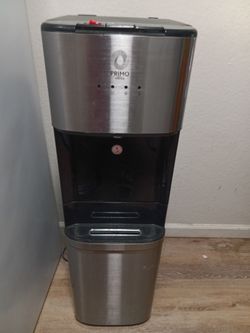 Hot cold water dispenser