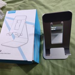 Adjustable Table Stand