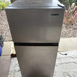 Magic Chef Fridge with Freezer – 4.5 Cu Ft, Stainless Steel