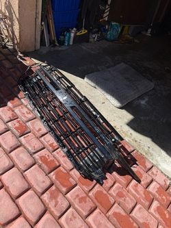 Chevy Silverado grille OEM