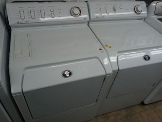 Maytag Neptune front load washer and gas dryer set - Free delivery