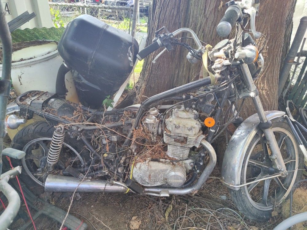 Kawasaki kZ440 Cruiser