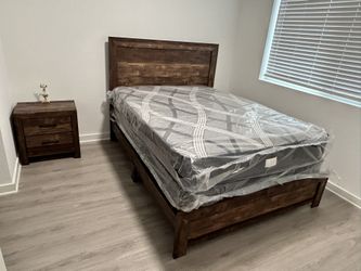 New Year New You! Queen Bed, Queen Mattress Set And Nightstand 