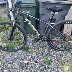 Trek Marlin 5   M Frame   29” Wheel