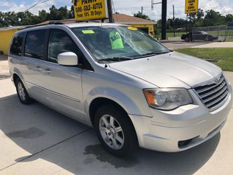 2010 Chrysler town country 140k excellent condition