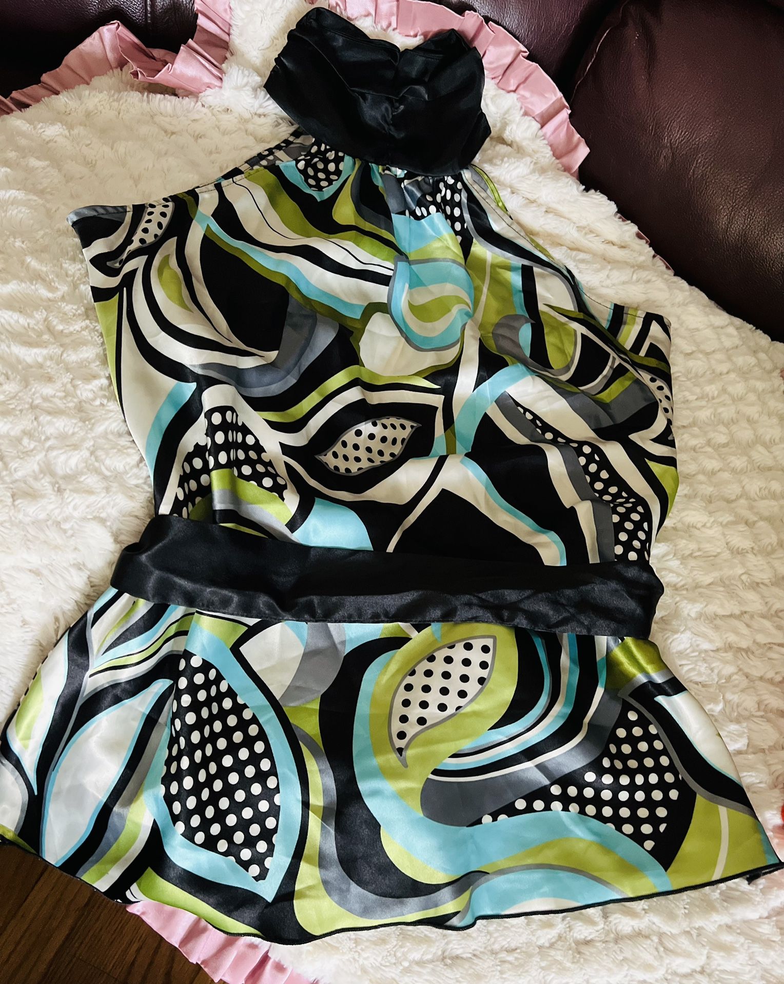Very Nice Women Shirt Size (m) Like New Only $15
