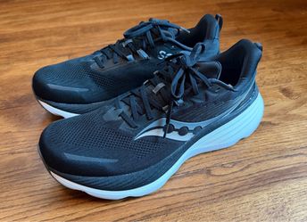Saucony Hurricane 24 Running Walking Jogging Shoes Men’s Size 13 Men Black