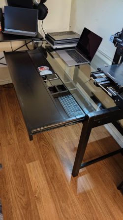 Boston Tempered Glass Desk