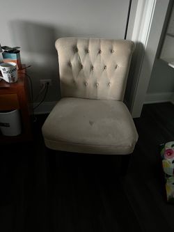 Tufted Accent Chair