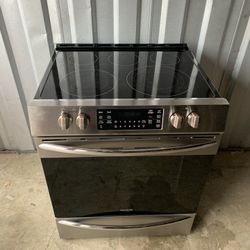 FRIGIDAIRE STAINLESS STEEL SLIDE IN 