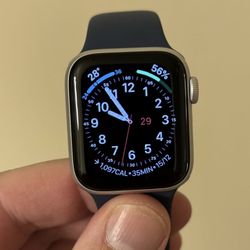 Apple Watch SE (2nd Gen) 44mm And GPS 