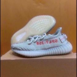 Adidas Yeezy Boost 350 V2 Blue Tint Size 5 Brand New 
