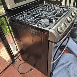 🔥 LG Black Stainless Steel Gas Range + Matching Microwave — $749 OBO 🔥