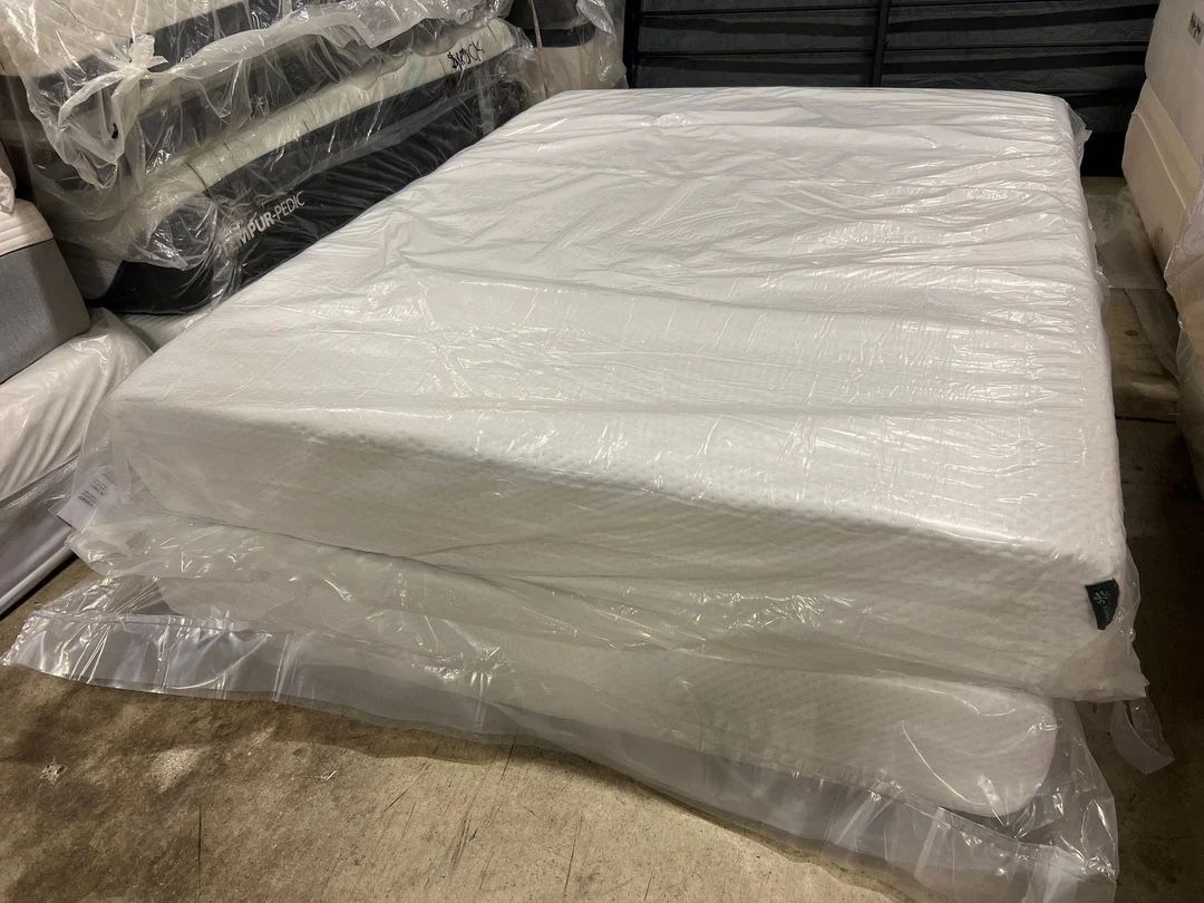 Full Mattress Zinus 10 inch memory foam medium