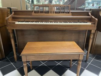 Poole Spinet Piano