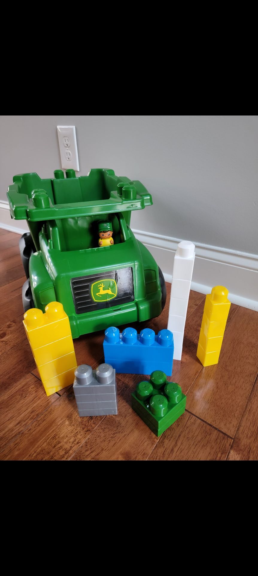 2017 John Deere Mega Bloks Large Dump Truck