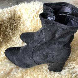 Boots size 7