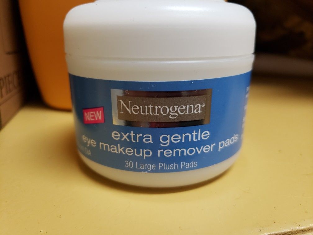 Neutrogena Extra Gentle Eye Makeup Remover Pads- 30 ct