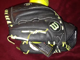 NEW WILSON CAT OSTERMAN GIRLS SOFT BALL GLOVE