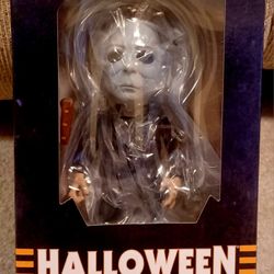 Halloween Mezco Figure