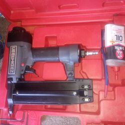 Craftsman 18 gauge nailer w/ case - "SUPER CLEAN"

