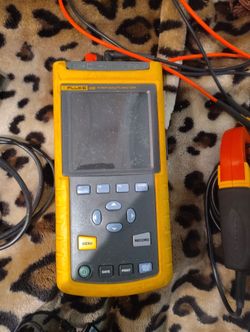 Fluke 43b Power Quality Analyzer
