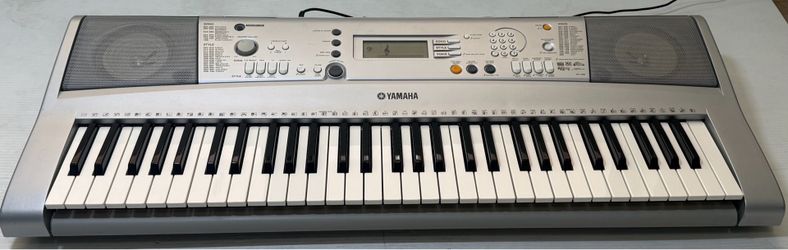 Yamaha YPT-300 Electronic Keyboard Grand Piano Synthesizer w/ Power Adaptor