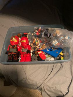 Legos and Lego figures / 2 pages
