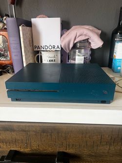 Xbox One S “FOR PARTS”