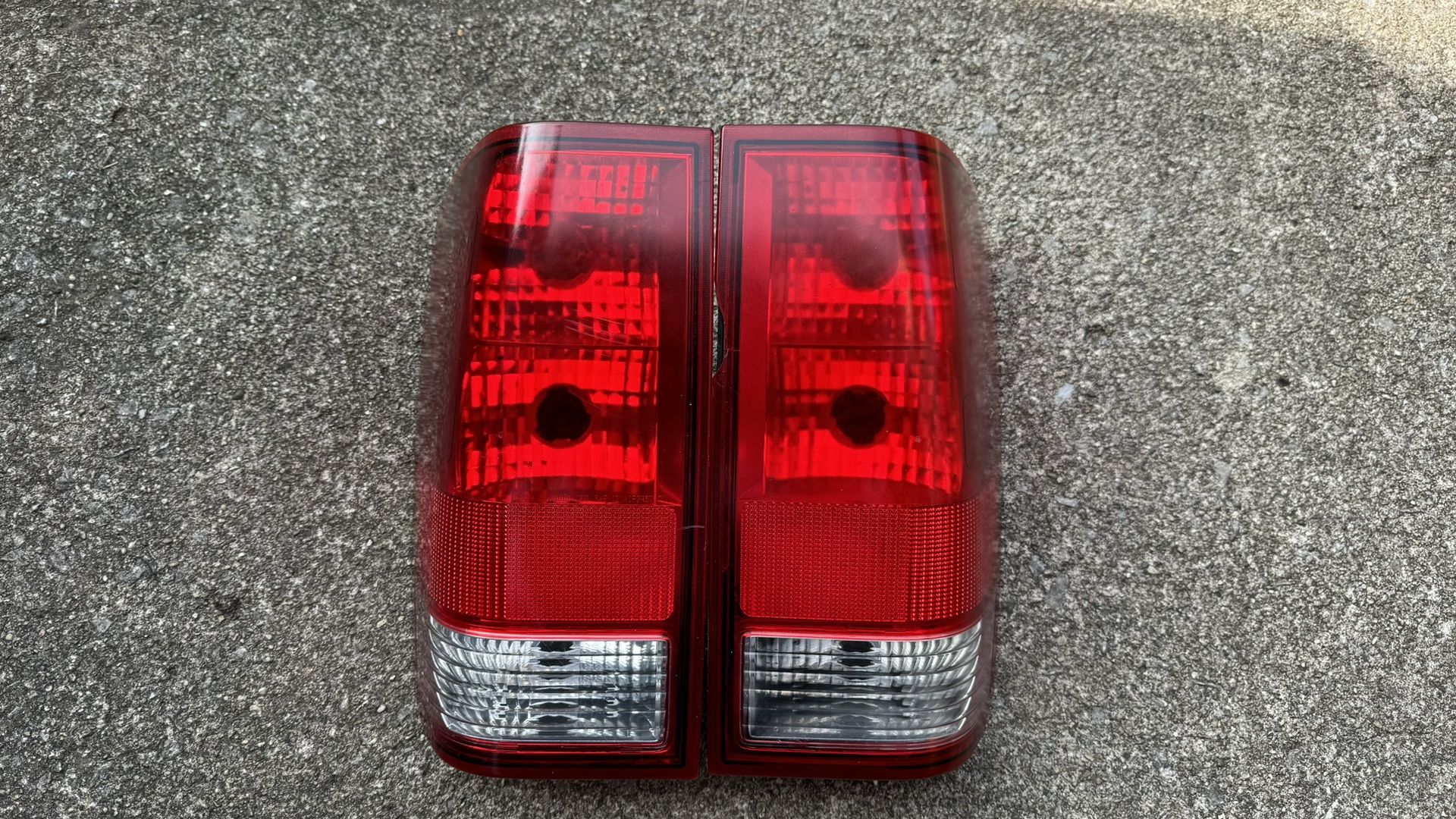 Nissan Titan 04-15 Tail Lights