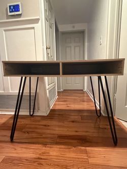 FREE STURDY COMPUTER DESK 40 IN LONG