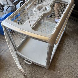 Diggs Revol Intermediate Dog Crate 