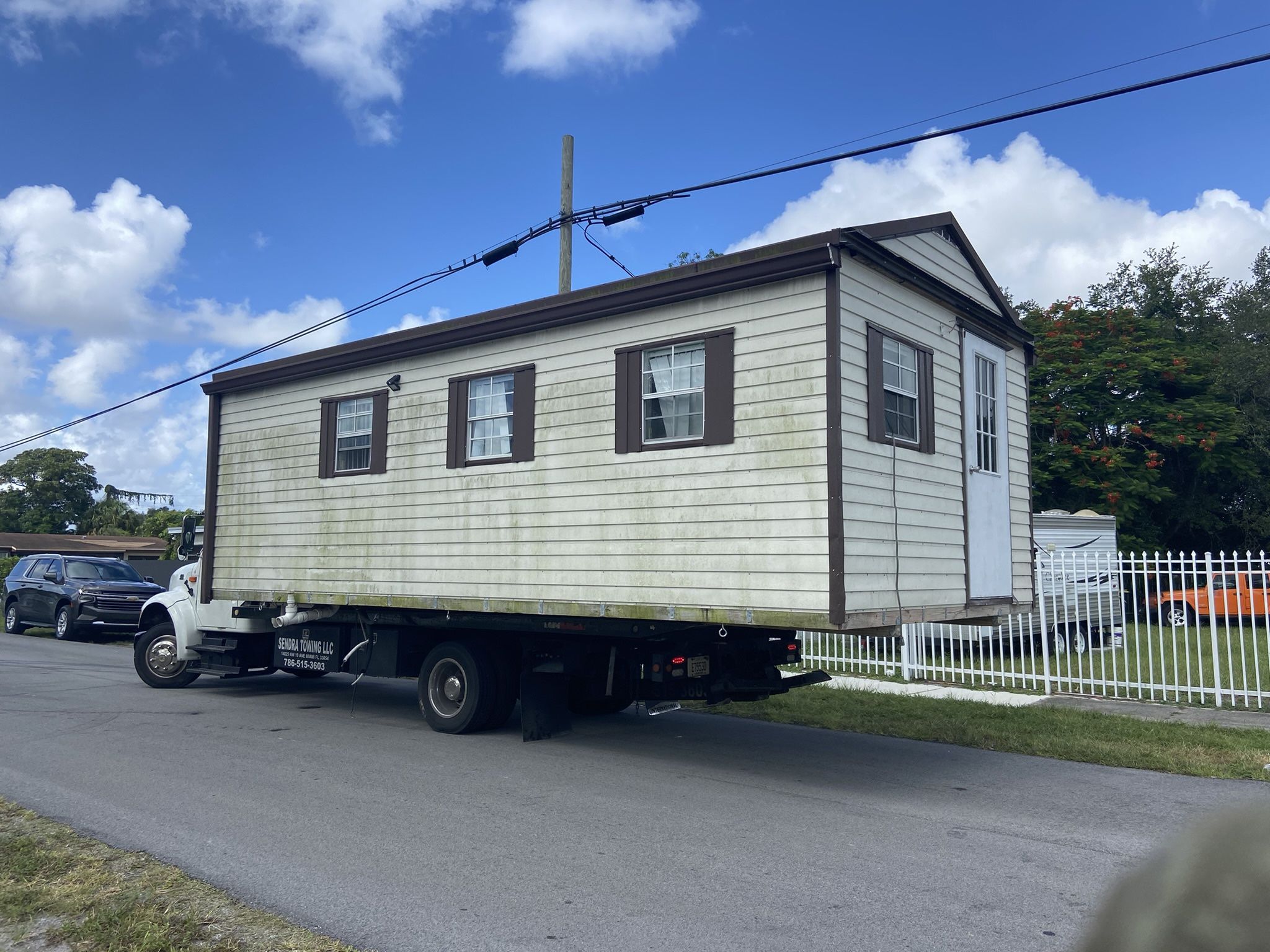 Sheds Relocated , Movemo Casita De Patio Container Rv Trailer Crane
