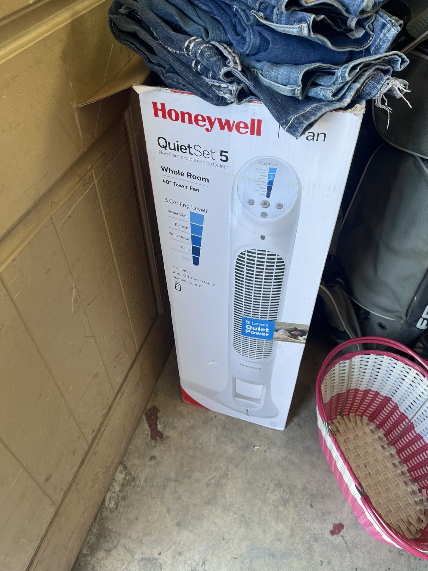 Fan. New With Remote