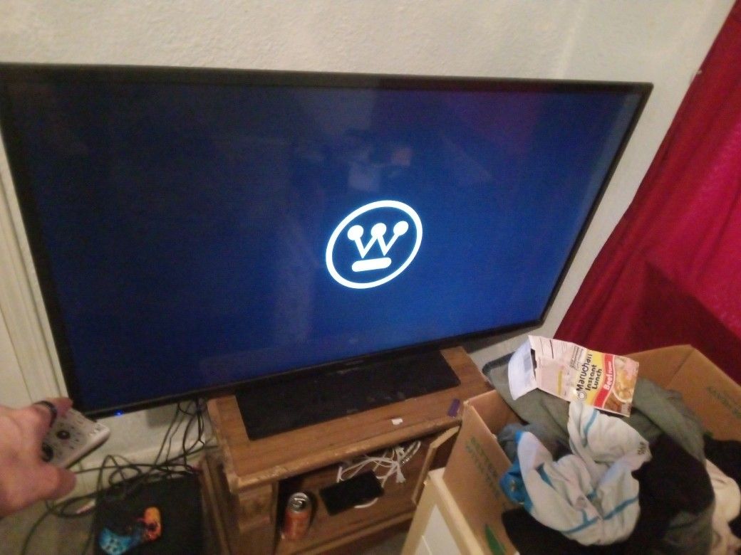 Weston House TV 47 Inch