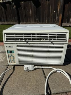 ► 8,000 BTU 115V Window Air Conditioner - good working condition, no hardware, needs new air filter White A/C