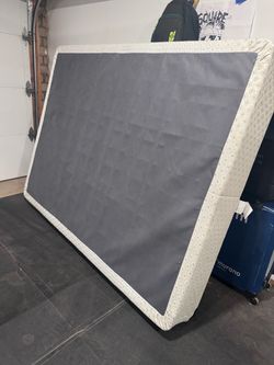 Free Box Spring Foundation Queen Size