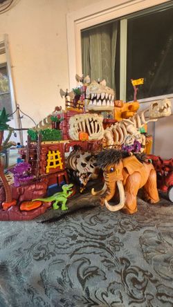 Imaginext dinosaur mountain lot