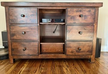 Armoire / TV Table