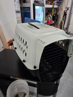 Small dog 20lb size crate