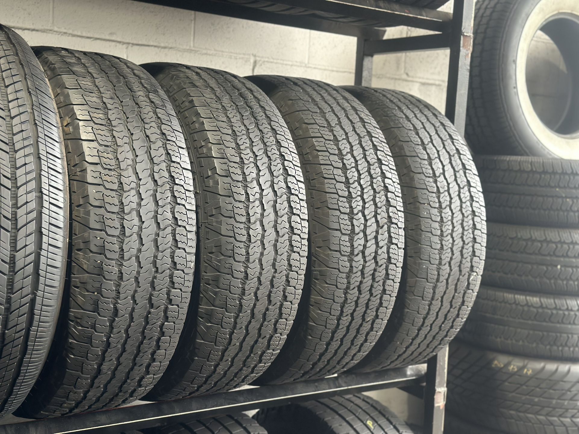 SET OF TIRE 265 70 16 GOODYEAR 85% LIFE