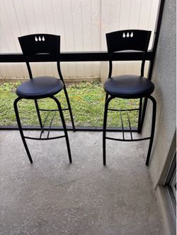 High chairs    /   Sillas altas  de cocina